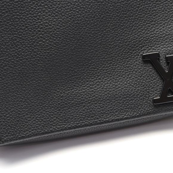 Louis Vuitton Bum Bag NV Waist Body Grain Leather Aerogram Men's Black M57081 - Picture 8 of 8